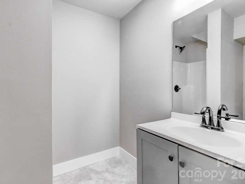 127 Northbend Drive, Asheville, NC 28804.  MLS# CAR4353731, YatesRealty ID 13773. 