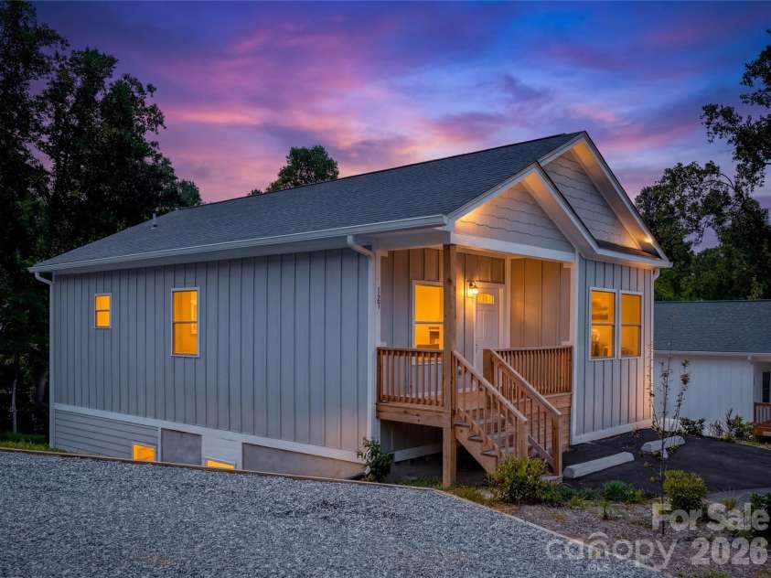 127 Northbend Drive, Asheville, NC 28804.  MLS# CAR4353731, YatesRealty ID 13773. Virtually Enhanced