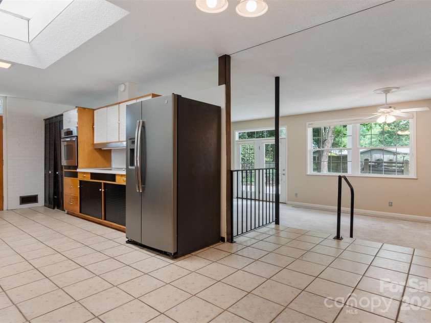 467 16th Avenue, Hickory, NC 28601.  MLS# CAR4259321, YatesRealty ID 13773. 