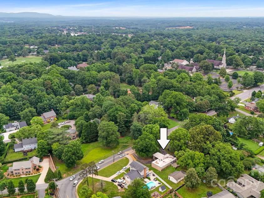 467 16th Avenue, Hickory, NC 28601.  MLS# CAR4259321, YatesRealty ID 13773. 