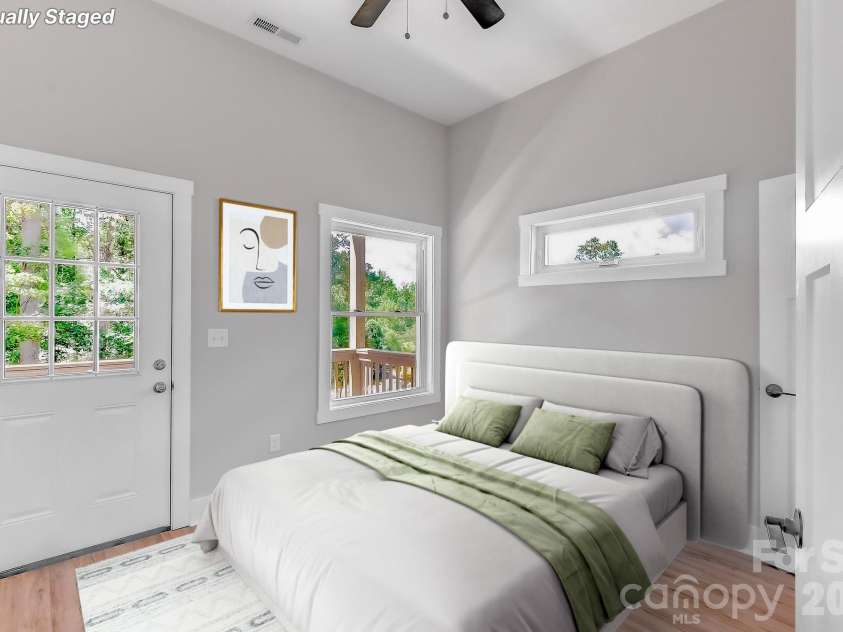 139 Northbend Drive, Asheville, NC 28804.  MLS# CAR4364167, YatesRealty ID 13774. 