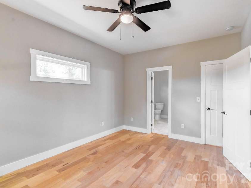 139 Northbend Drive, Asheville, NC 28804.  MLS# CAR4364167, YatesRealty ID 13774. 