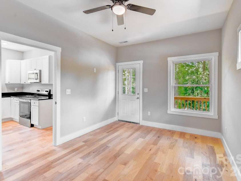 139 Northbend Drive, Asheville, NC 28804.  MLS# CAR4364167, YatesRealty ID 13774. 