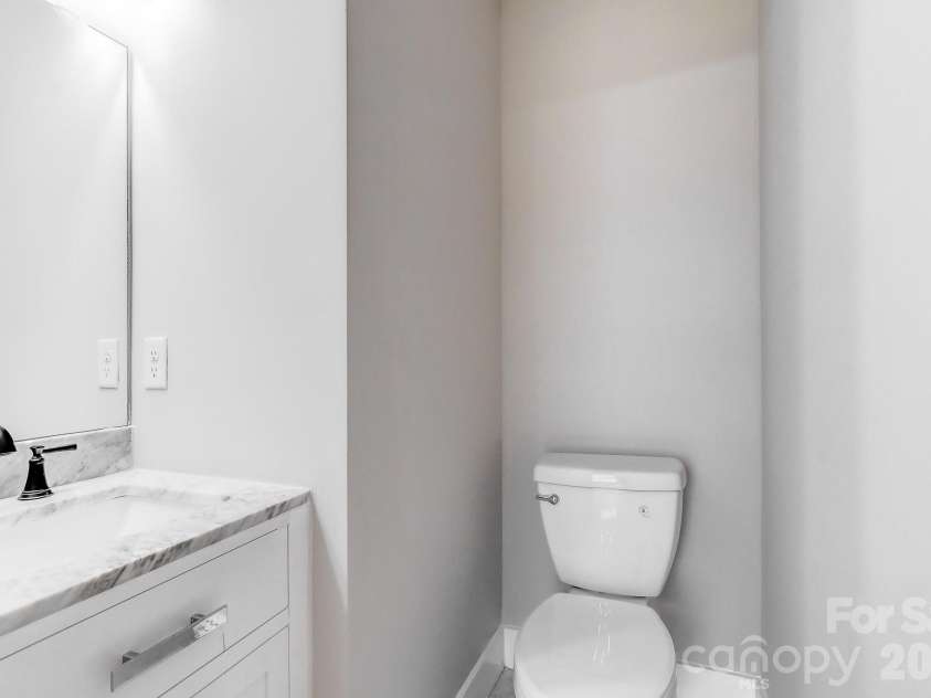 139 Northbend Drive, Asheville, NC 28804.  MLS# CAR4364167, YatesRealty ID 13774. 