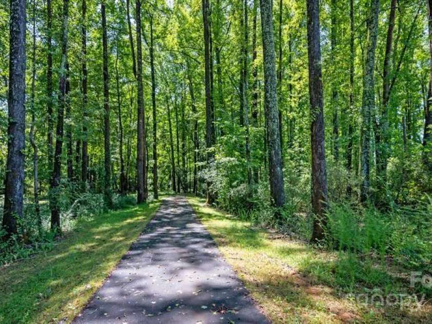 3410 Saddlebred Drive, Gastonia, NC 28052.  MLS# CAR4232737, YatesRealty ID 13775. 