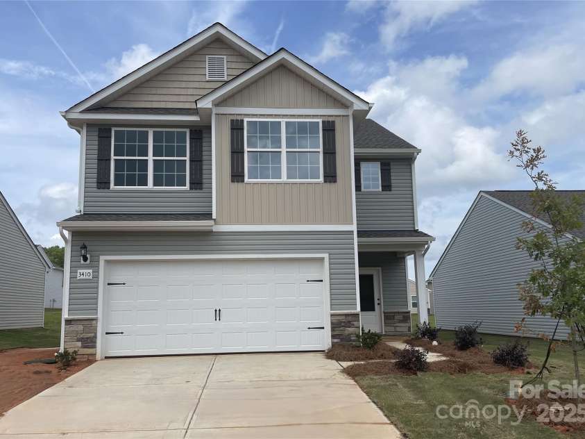 3410 Saddlebred Drive, Gastonia, NC 28052.  MLS# CAR4232737, YatesRealty ID 13775. 