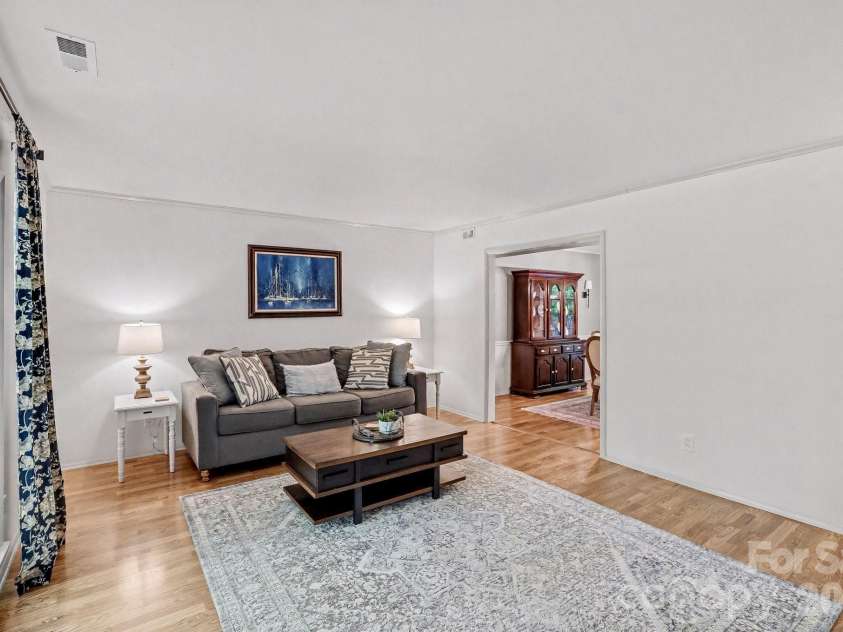 701 Tadlock Place, Matthews, NC 28105.  MLS# CAR4370332, YatesRealty ID 13776. 