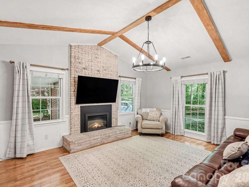 701 Tadlock Place, Matthews, NC 28105.  MLS# CAR4370332, YatesRealty ID 13776. 
