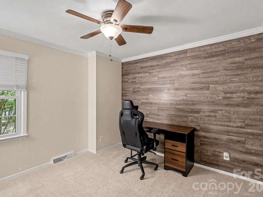 701 Tadlock Place, Matthews, NC 28105.  MLS# CAR4370332, YatesRealty ID 13776. 
