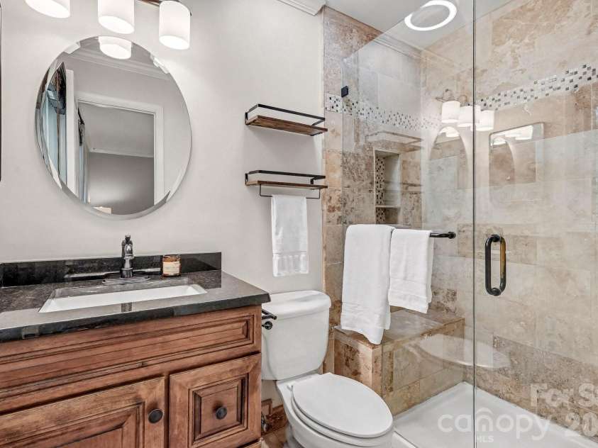 701 Tadlock Place, Matthews, NC 28105.  MLS# CAR4370332, YatesRealty ID 13776. 