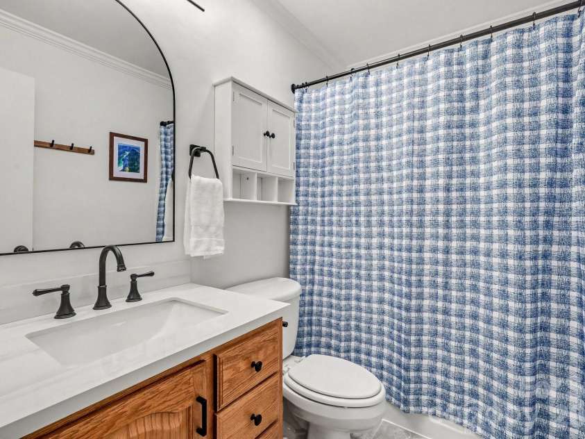 701 Tadlock Place, Matthews, NC 28105.  MLS# CAR4370332, YatesRealty ID 13776. 