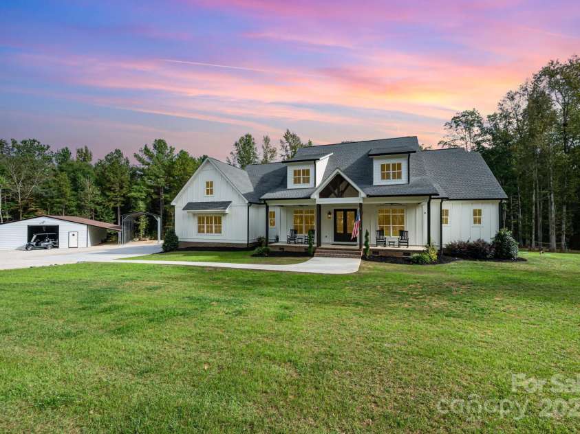 722 Clegg Farm Drive, York, SC 29745.  MLS# CAR4305468, YatesRealty ID 13777. 