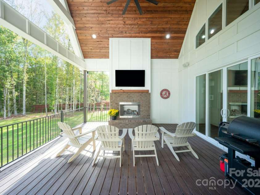 722 Clegg Farm Drive, York, SC 29745.  MLS# CAR4305468, YatesRealty ID 13777. 