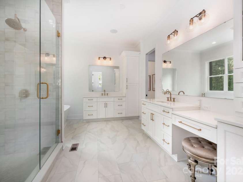 722 Clegg Farm Drive, York, SC 29745.  MLS# CAR4305468, YatesRealty ID 13777. Primary Bath