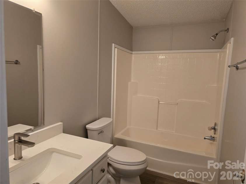 1731 Lakeview Drive, Statesville, NC 28677.  MLS# CAR4367787, YatesRealty ID 13778. Second Full Bath
