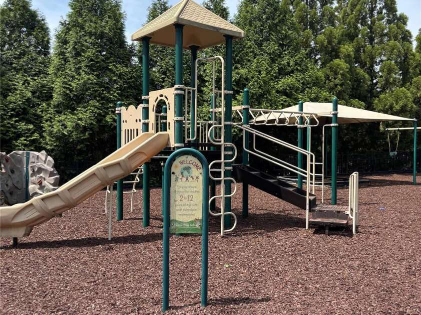 10826 Claude Freeman Drive, Charlotte, NC 28262.  MLS# CAR4259891, YatesRealty ID 13779. 