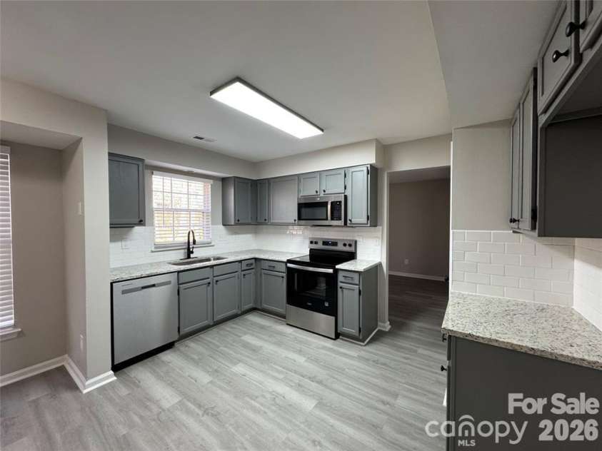 1425 Sugar Hollow Drive, Charlotte, NC 28214.  MLS# CAR4362199, YatesRealty ID 13779. 