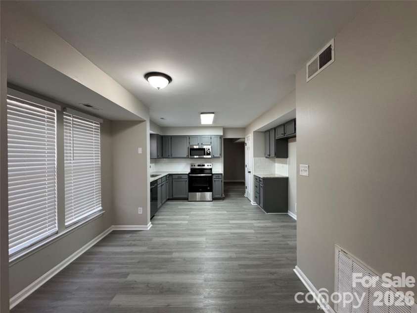 1425 Sugar Hollow Drive, Charlotte, NC 28214.  MLS# CAR4362199, YatesRealty ID 13779. 