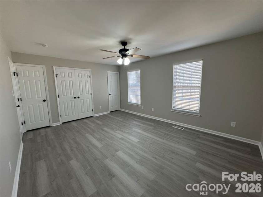 1425 Sugar Hollow Drive, Charlotte, NC 28214.  MLS# CAR4362199, YatesRealty ID 13779. 