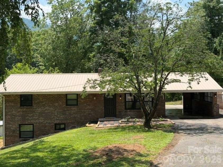 170 Clifton Avenue, Bryson City, NC 28713.  MLS# CAR4398146, YatesRealty ID 1378. 