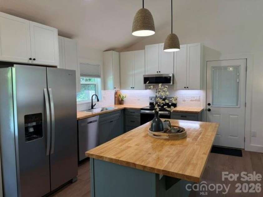170 Clifton Avenue, Bryson City, NC 28713.  MLS# CAR4398146, YatesRealty ID 1378. 