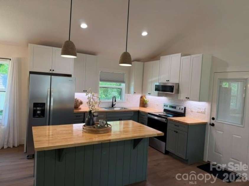 170 Clifton Avenue, Bryson City, NC 28713.  MLS# CAR4398146, YatesRealty ID 1378. 