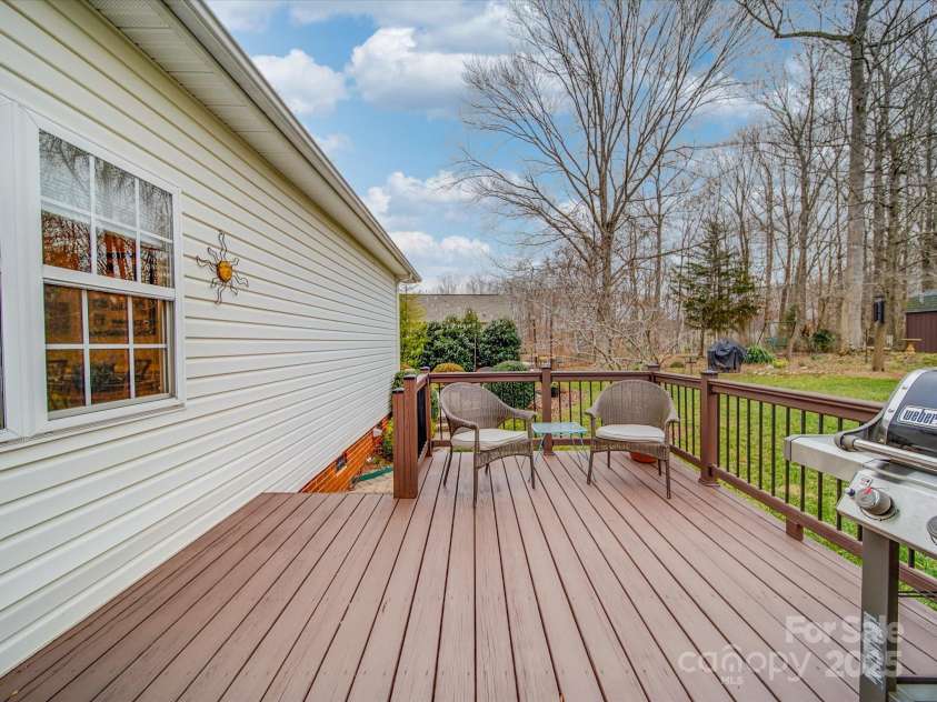 4032 River Falls Drive, Lowell, NC 28098.  MLS# CAR4224943, YatesRealty ID 1378. 