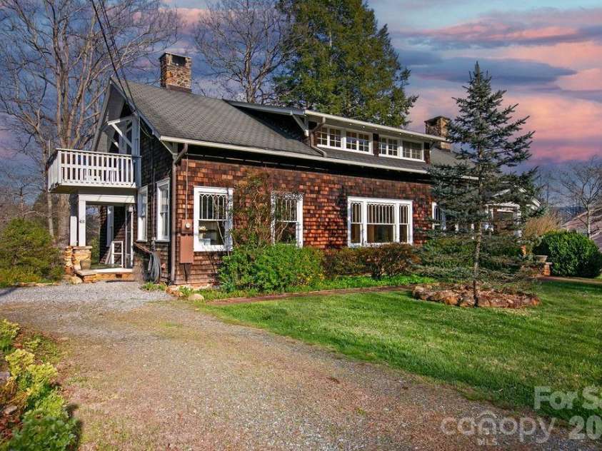 431 Main Street, Brevard, NC 28712.  MLS# CAR4370009, YatesRealty ID 13781. 