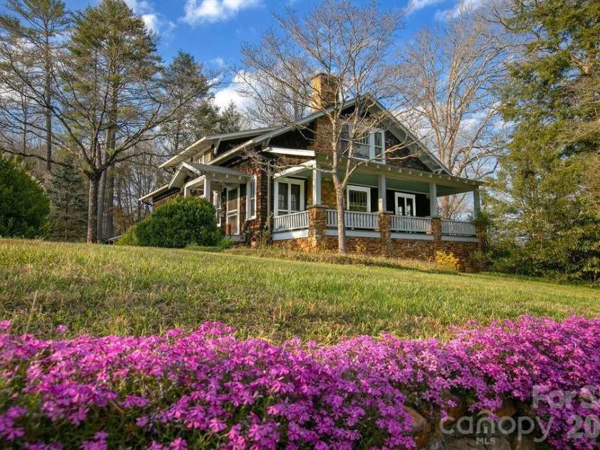 431 Main Street, Brevard, NC 28712.  MLS# CAR4370009, YatesRealty ID 13781. 