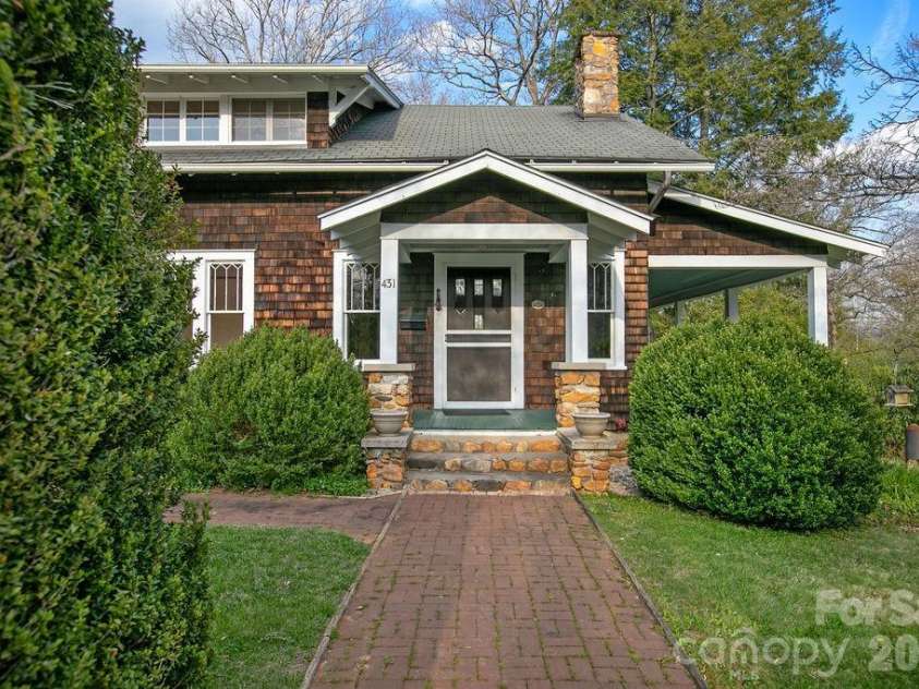 431 Main Street, Brevard, NC 28712.  MLS# CAR4370009, YatesRealty ID 13781. 