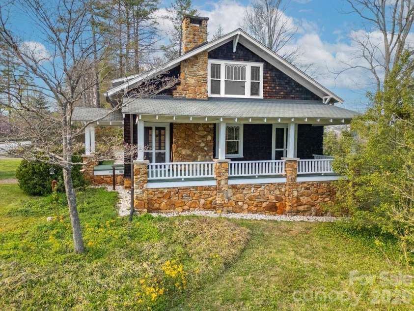 431 Main Street, Brevard, NC 28712.  MLS# CAR4370009, YatesRealty ID 13781. 