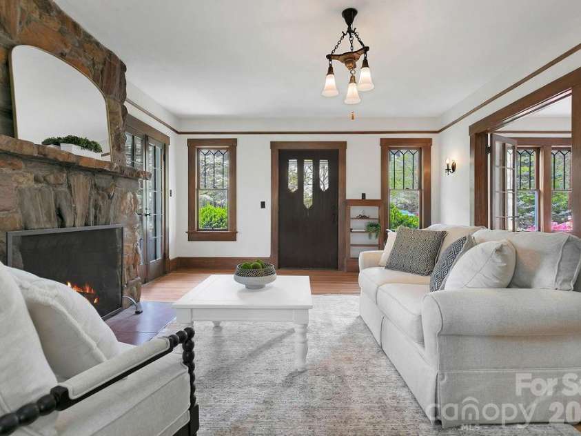431 Main Street, Brevard, NC 28712.  MLS# CAR4370009, YatesRealty ID 13781. 