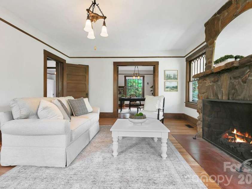 431 Main Street, Brevard, NC 28712.  MLS# CAR4370009, YatesRealty ID 13781. 