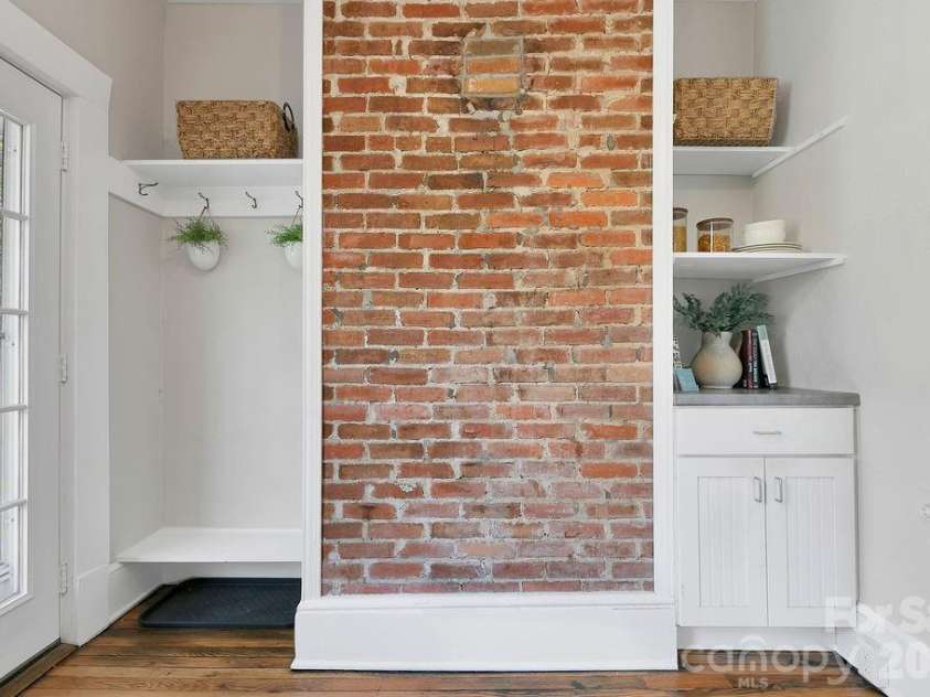 431 Main Street, Brevard, NC 28712.  MLS# CAR4370009, YatesRealty ID 13781. 