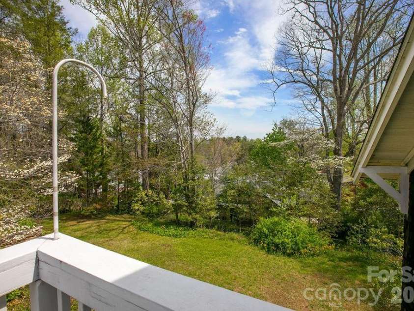 431 Main Street, Brevard, NC 28712.  MLS# CAR4370009, YatesRealty ID 13781. 