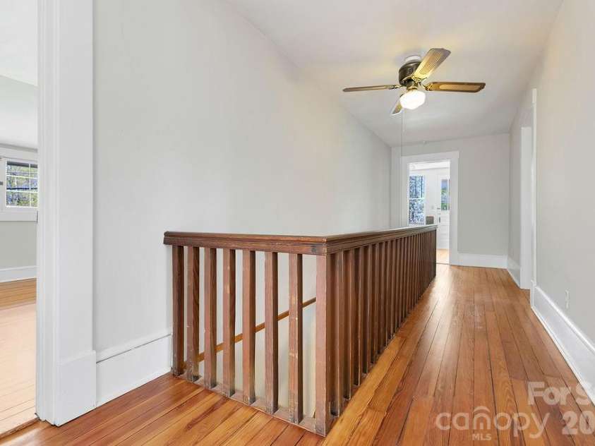 431 Main Street, Brevard, NC 28712.  MLS# CAR4370009, YatesRealty ID 13781. 