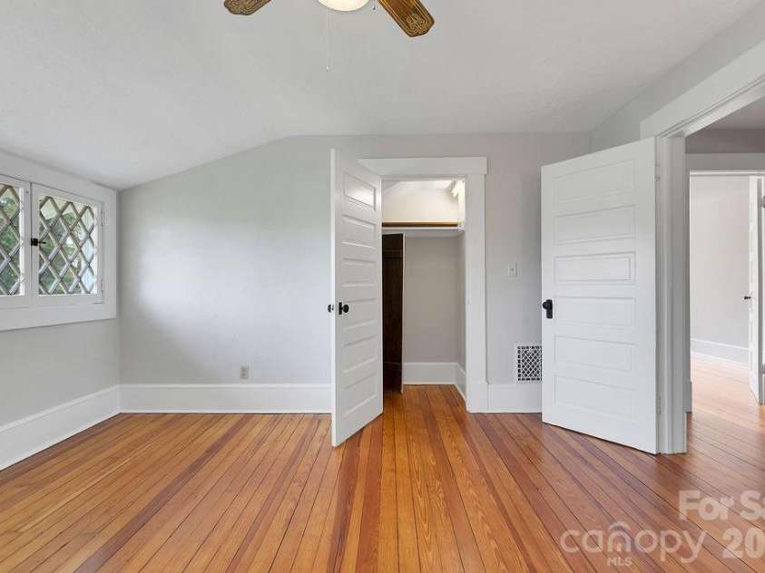 431 Main Street, Brevard, NC 28712.  MLS# CAR4370009, YatesRealty ID 13781. 