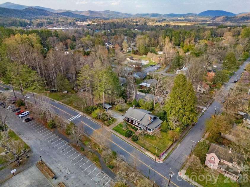 431 Main Street, Brevard, NC 28712.  MLS# CAR4370009, YatesRealty ID 13781. 