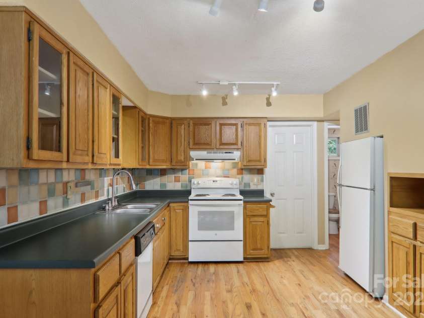 19 Reuben Branch Road, Maggie Valley, NC 28751.  MLS# CAR4259987, YatesRealty ID 13782. 