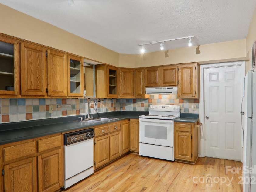 19 Reuben Branch Road, Maggie Valley, NC 28751.  MLS# CAR4259987, YatesRealty ID 13782. 