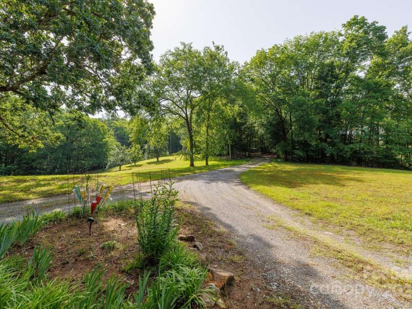 1371 Hawks Nest Road, York, SC 29745.  MLS# CAR4260098, YatesRealty ID 13783. 