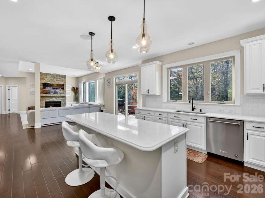 1012 Golden Bell Drive, Waxhaw, NC 28173.  MLS# CAR4357580, YatesRealty ID 13784. 