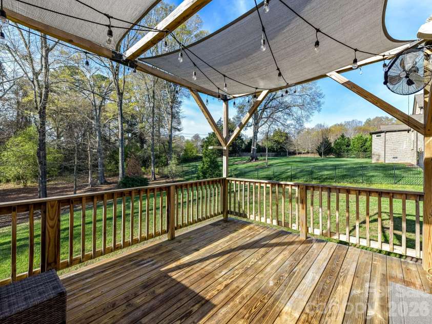 1012 Golden Bell Drive, Waxhaw, NC 28173.  MLS# CAR4357580, YatesRealty ID 13784. 
