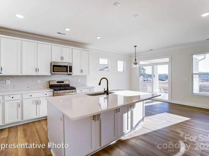 123 Prestwick Way, Mooresville, NC 28115.  MLS# CAR4260177, YatesRealty ID 13785. 