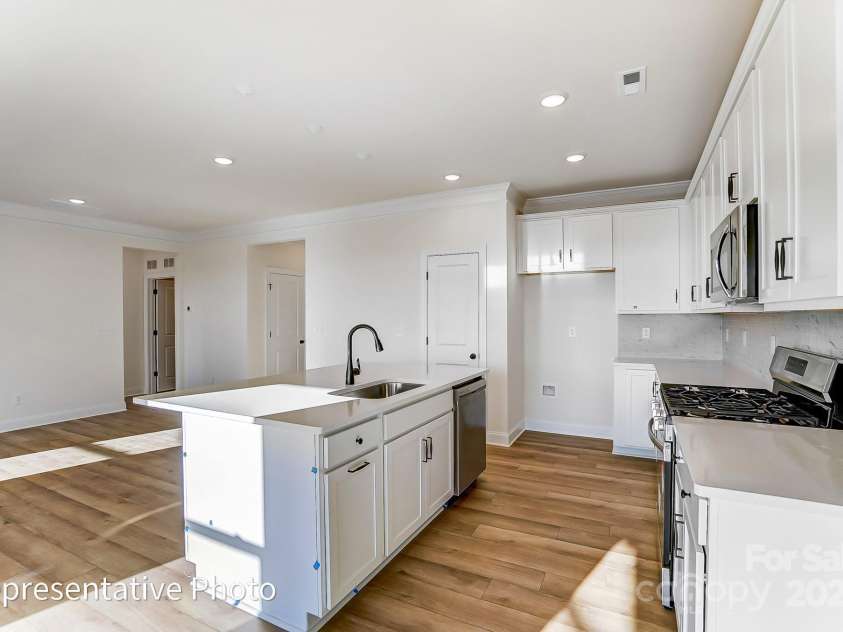 123 Prestwick Way, Mooresville, NC 28115.  MLS# CAR4260177, YatesRealty ID 13785. 