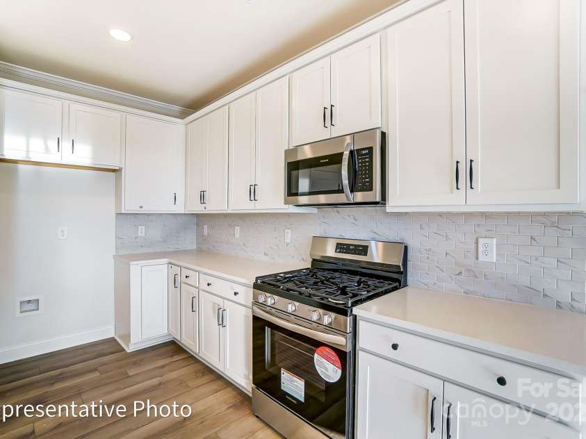 123 Prestwick Way, Mooresville, NC 28115.  MLS# CAR4260177, YatesRealty ID 13785. 
