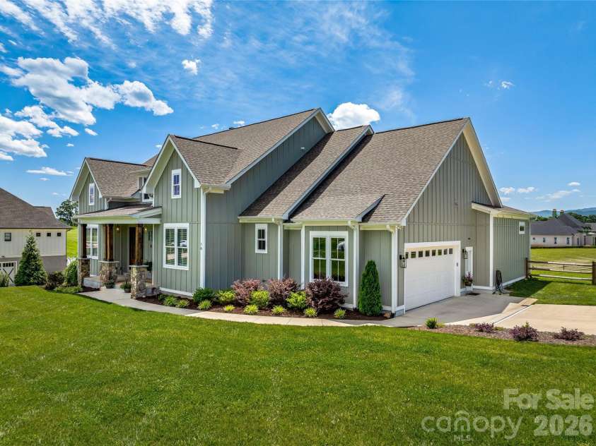 16 Pisgah Ridge Trail, Mills River, NC 28759.  MLS# CAR4369442, YatesRealty ID 13785. 
