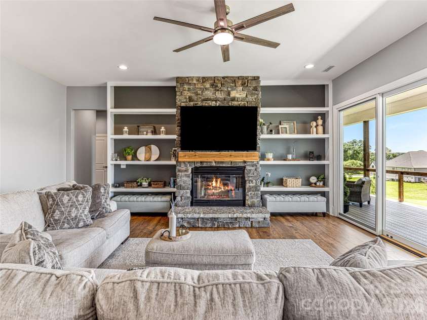 16 Pisgah Ridge Trail, Mills River, NC 28759.  MLS# CAR4369442, YatesRealty ID 13785. 