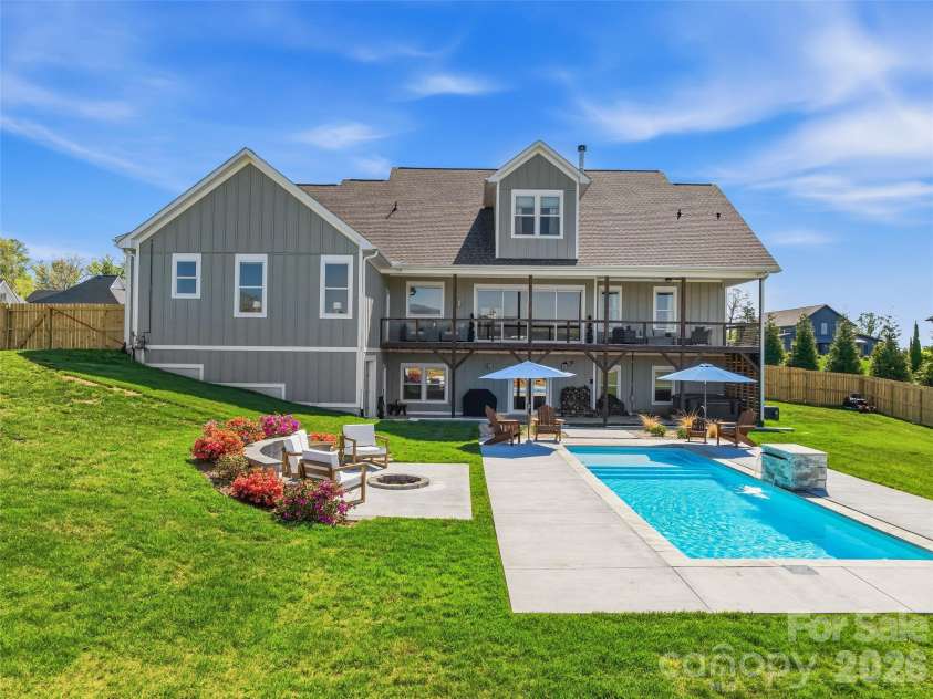 16 Pisgah Ridge Trail, Mills River, NC 28759.  MLS# CAR4369442, YatesRealty ID 13785. 