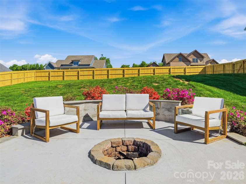 16 Pisgah Ridge Trail, Mills River, NC 28759.  MLS# CAR4369442, YatesRealty ID 13785. 